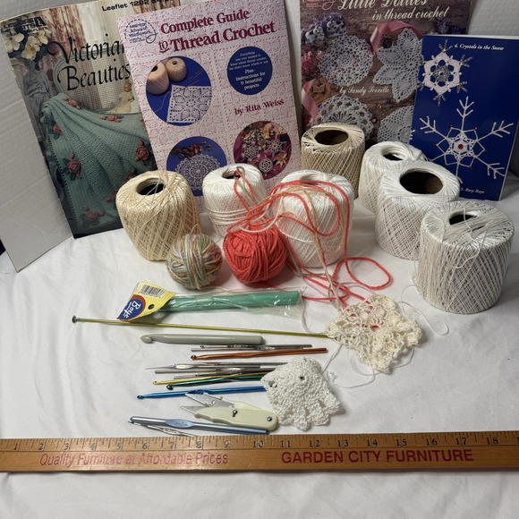 Lot Vintage Knitting Crochet Needles Assorted Size Bates Boye Books String Yarn - Picture 8 of 14